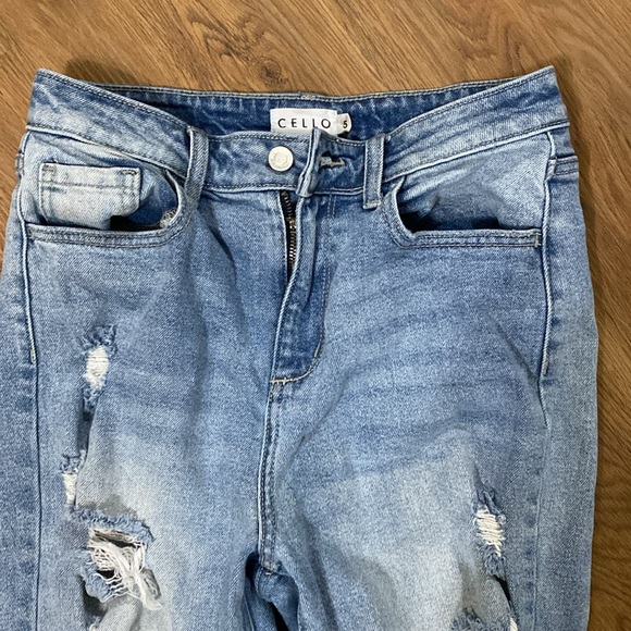 Distressed Cello Capri’s - Picture 2 of 11